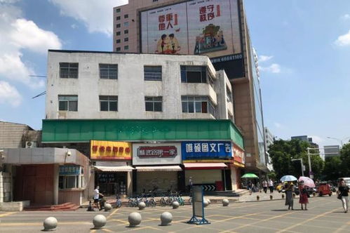 武汉市广埠屯电脑城情况不佳,电脑生意萧条,做副业的却开始增多